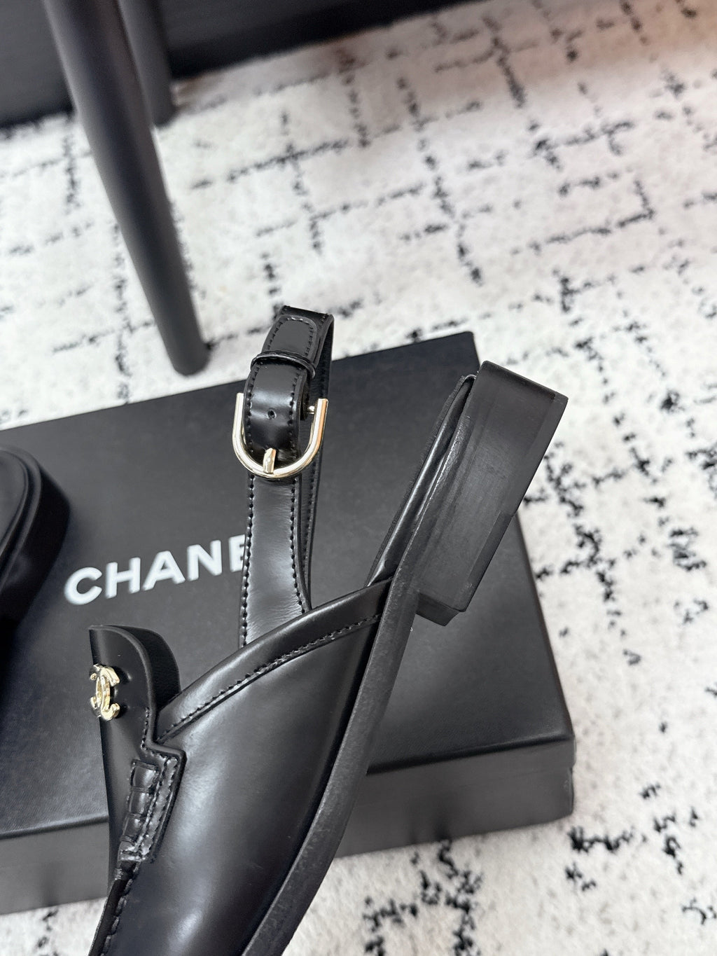 CHANEL 26S SLINGBACK LOAFERS IN BLACK PATENT CALFSKIN WITH CC LOGO