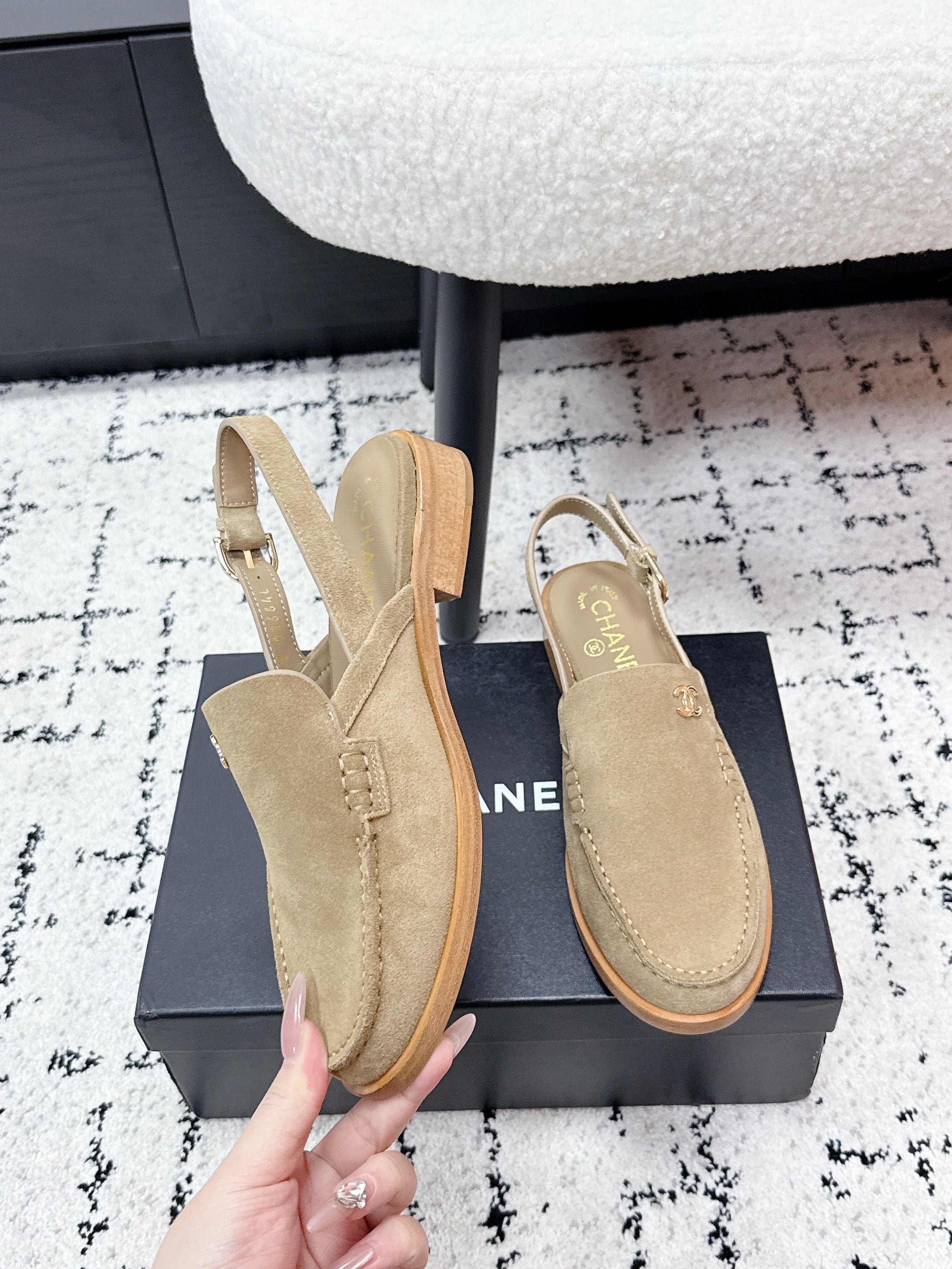 CHANEL 26S SLINGBACK LOAFERS IN LIGHT BROWN SUEDE WITH CC LOGO