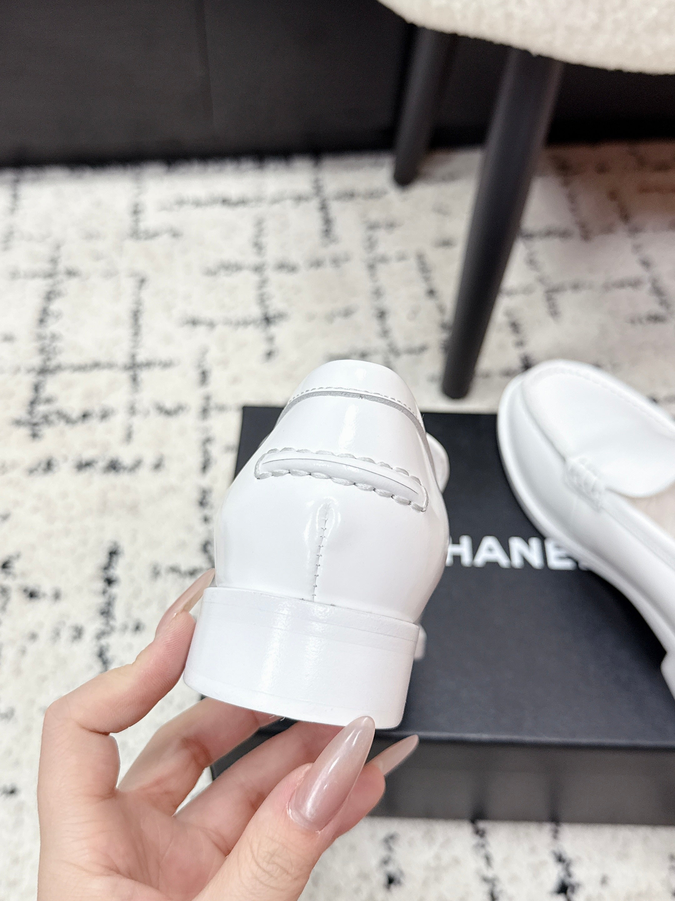 CHANEL 26S LOAFERS IN WHITE SMOOTH CALFSKIN WITH CC LOGO