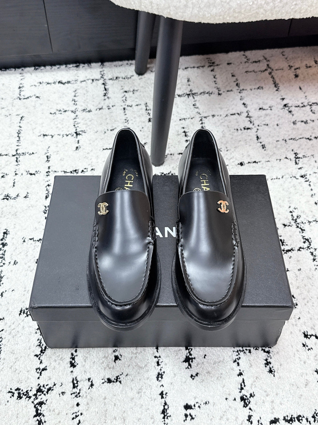 CHANEL 26S LOAFERS IN BLACK SMOOTH CALFSKIN WITH CC LOGO