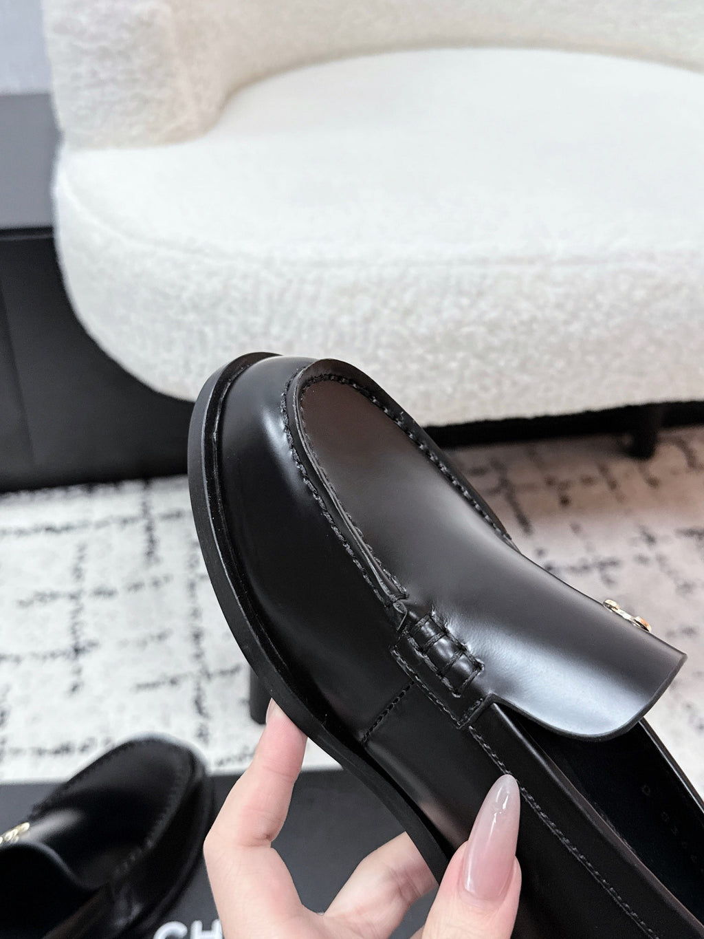 CHANEL 26S LOAFERS IN BLACK SMOOTH CALFSKIN WITH CC LOGO