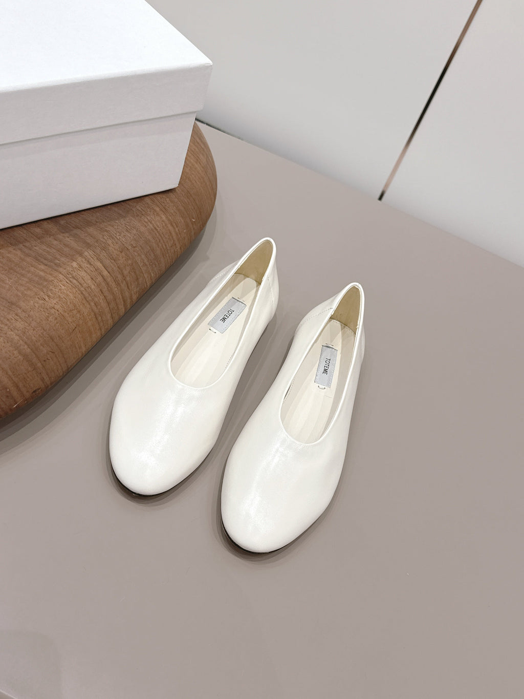 THE ROW 26S BALLET FLATS IN WHITE CALFSKIN