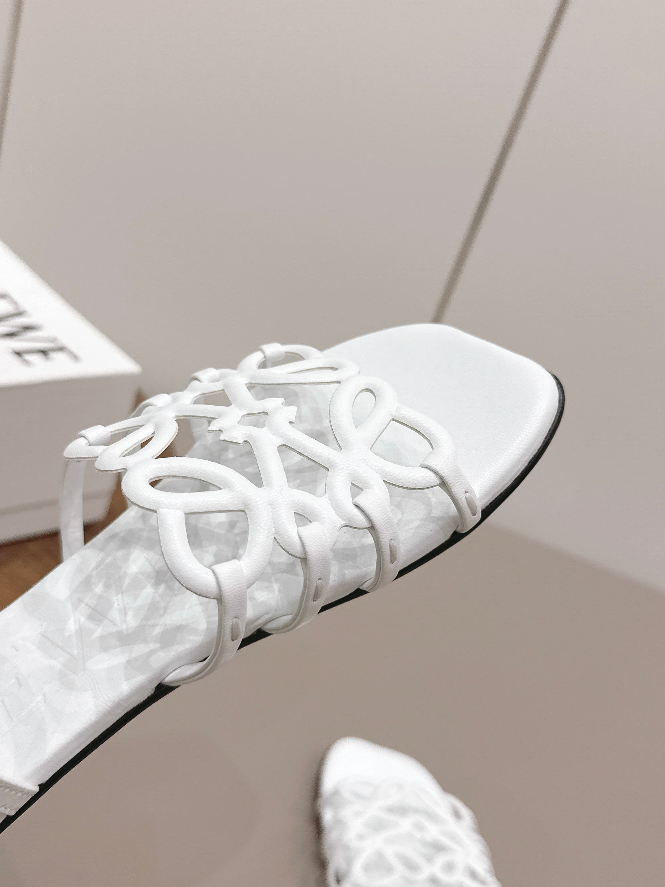 LOEWE 26S SQUARE TOE SANDALS IN WHITE CALFSKIN LOGO