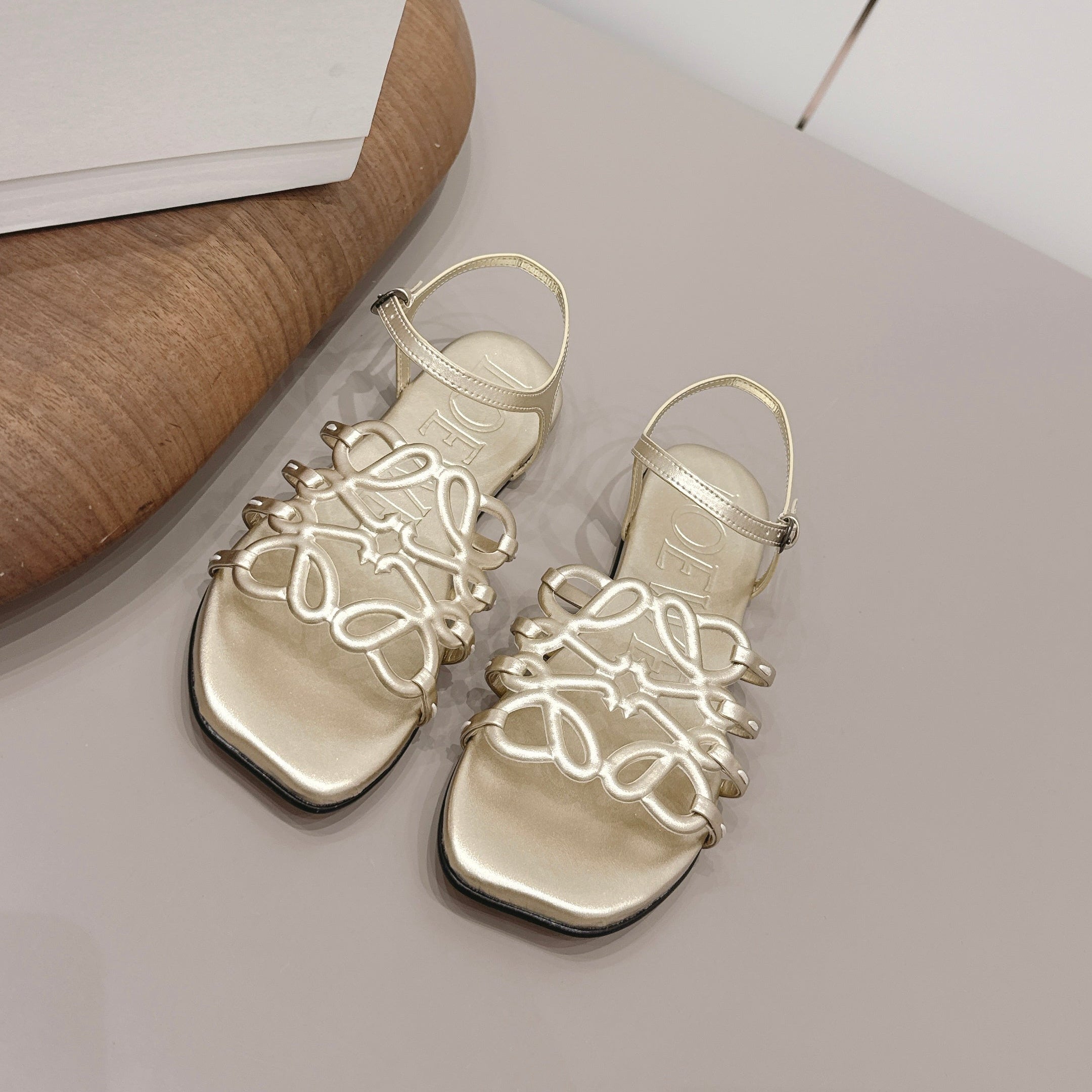 LOEWE 26S SQUARE TOE SANDALS IN GOLD CALFSKIN LOGO