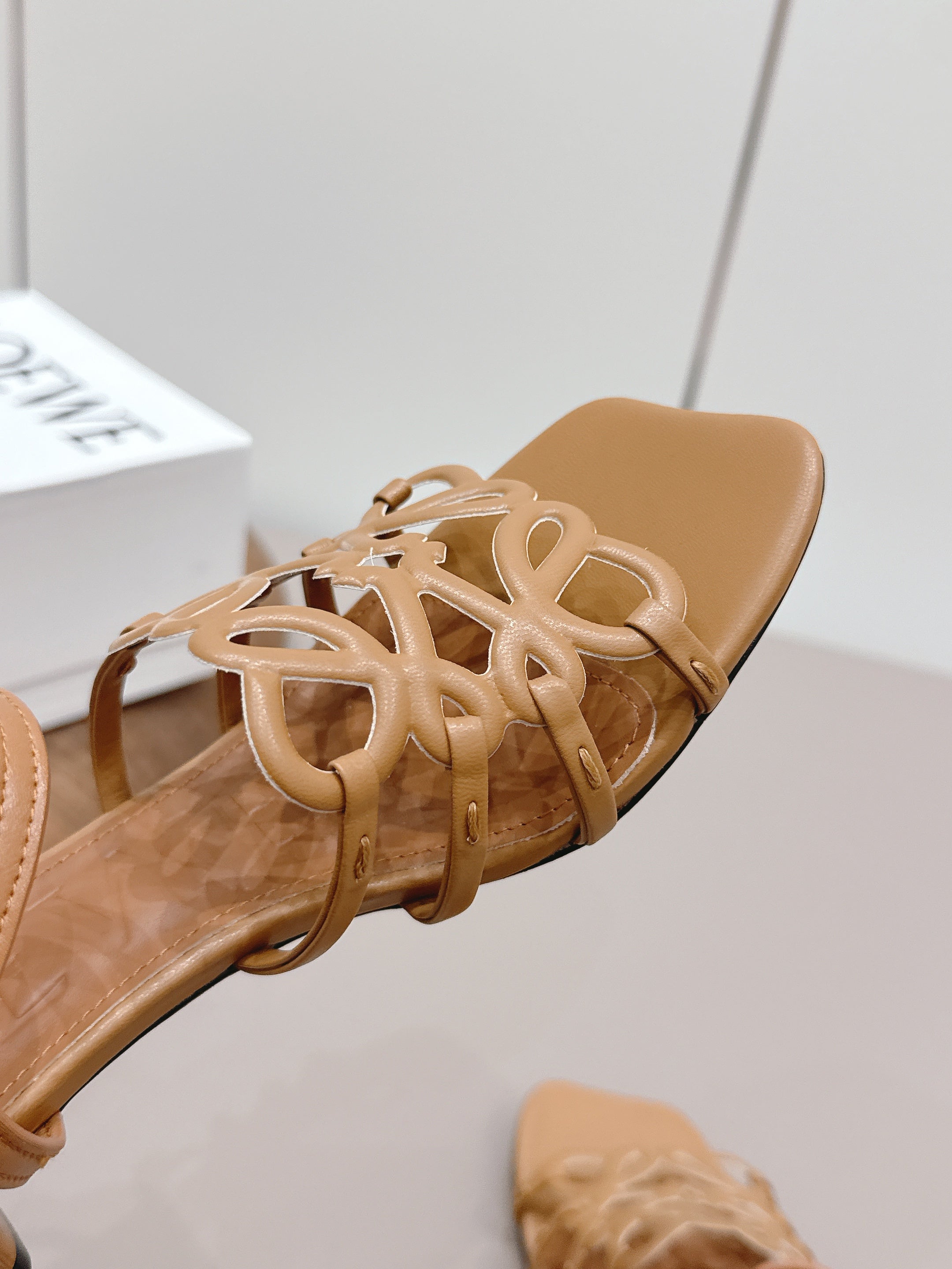 LOEWE 26S SQUARE TOE HEEL SANDALS 50MM IN LIGHT BROWN CALFSKIN LOGO