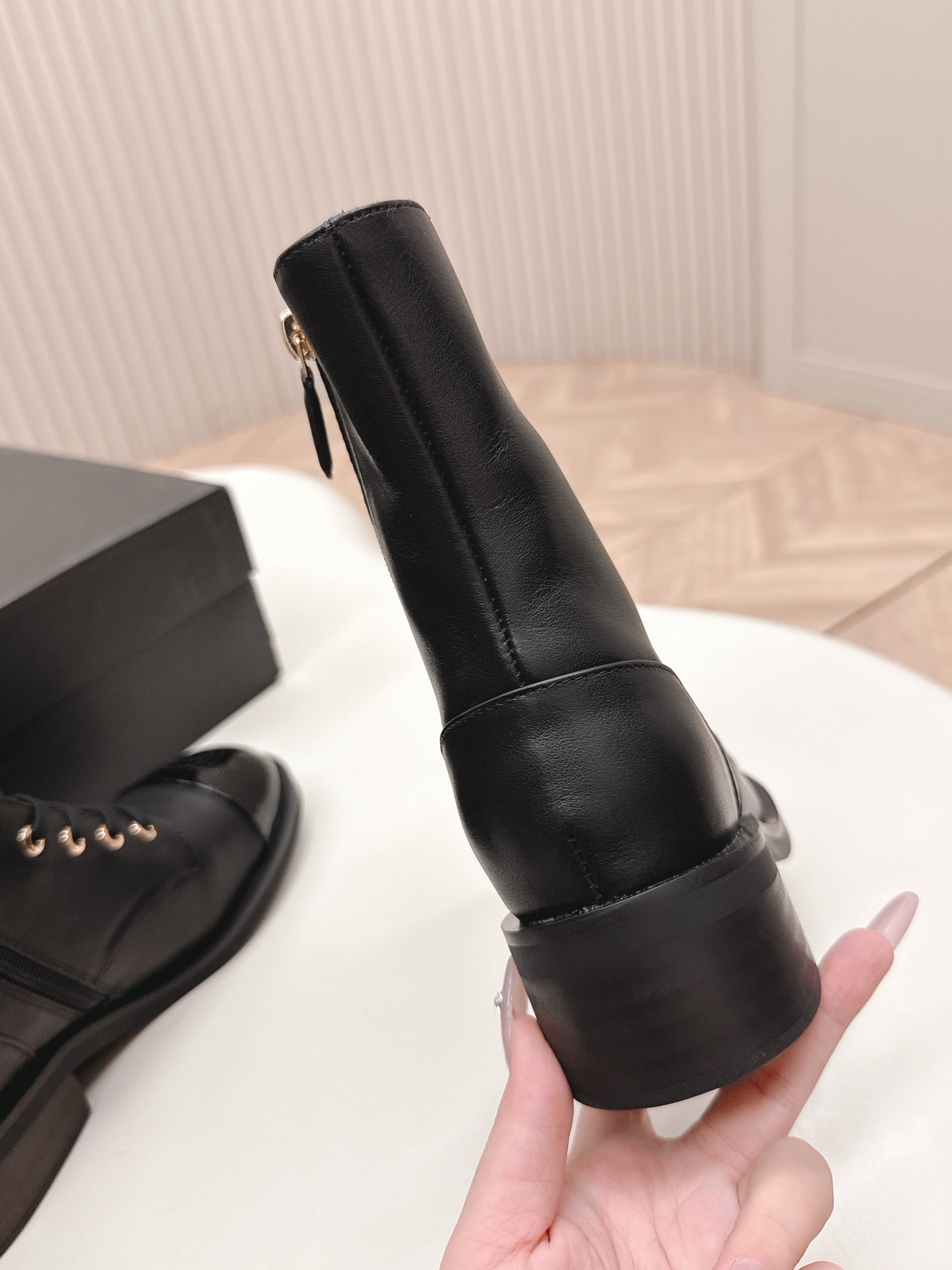 CHANEL ANKLE BOOTS 25S IN BLACK LAMBSKIN WITH ZIPPER
