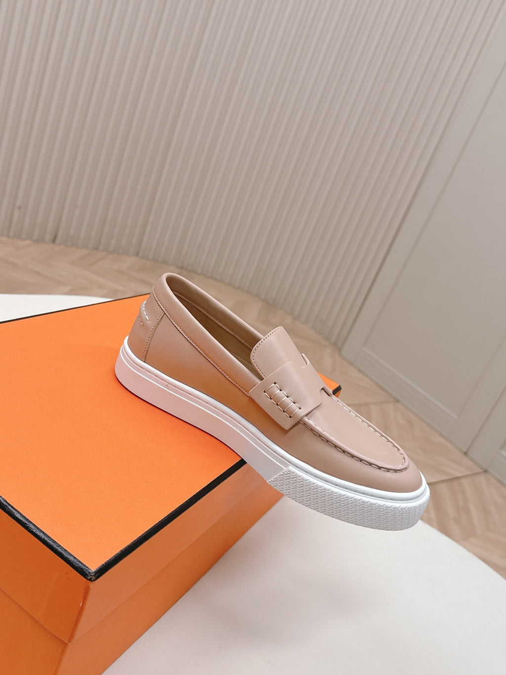HM 25S SLIP-ON IN SOFT NUDE PINK LAMBSKIN