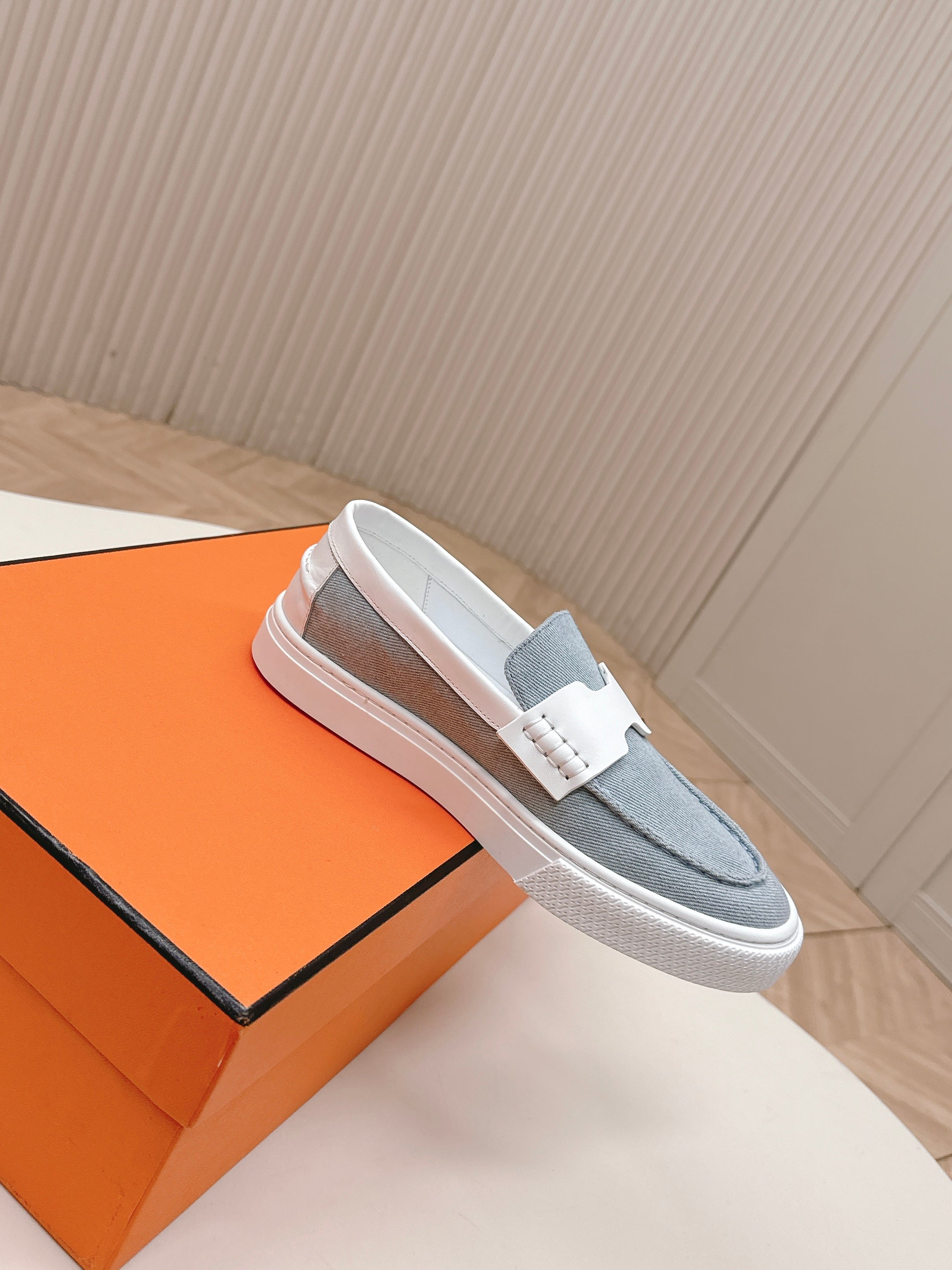 HM 25S SLIP-ON IN BLUE DENIM AND WHITE LAMBSKIN
