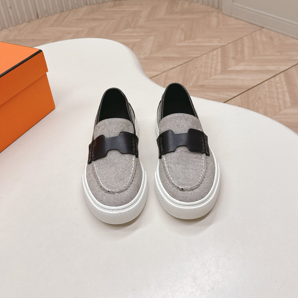 HM 25S SLIP-ON IN LIGHT GREY CANVAS AND BLACK LAMBSKIN