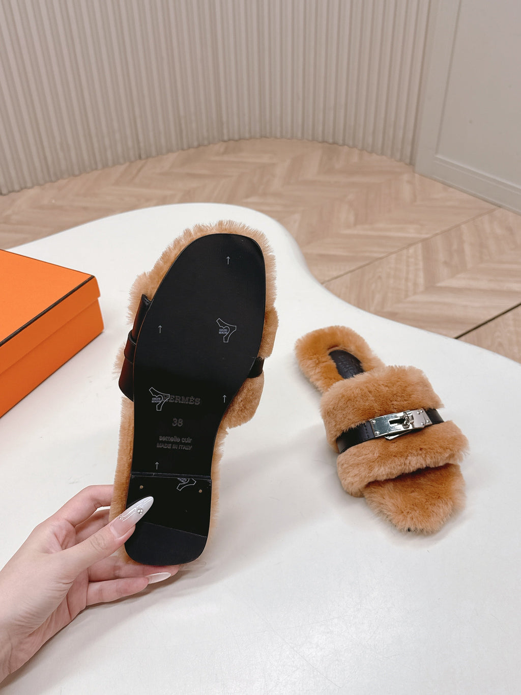 HM 25S ORAN SANDAL IN CLAY ORANGE SHEARLING WITH SILVER HARDWARE