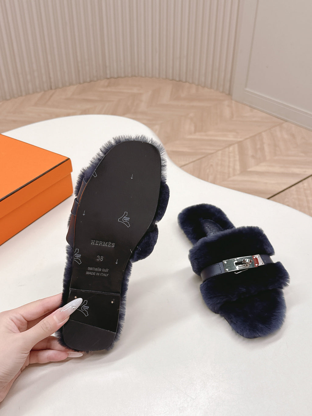 HM 25S ORAN SANDAL IN CHARCOAL NAVY SHEARLING WITH SILVER HARDWARE