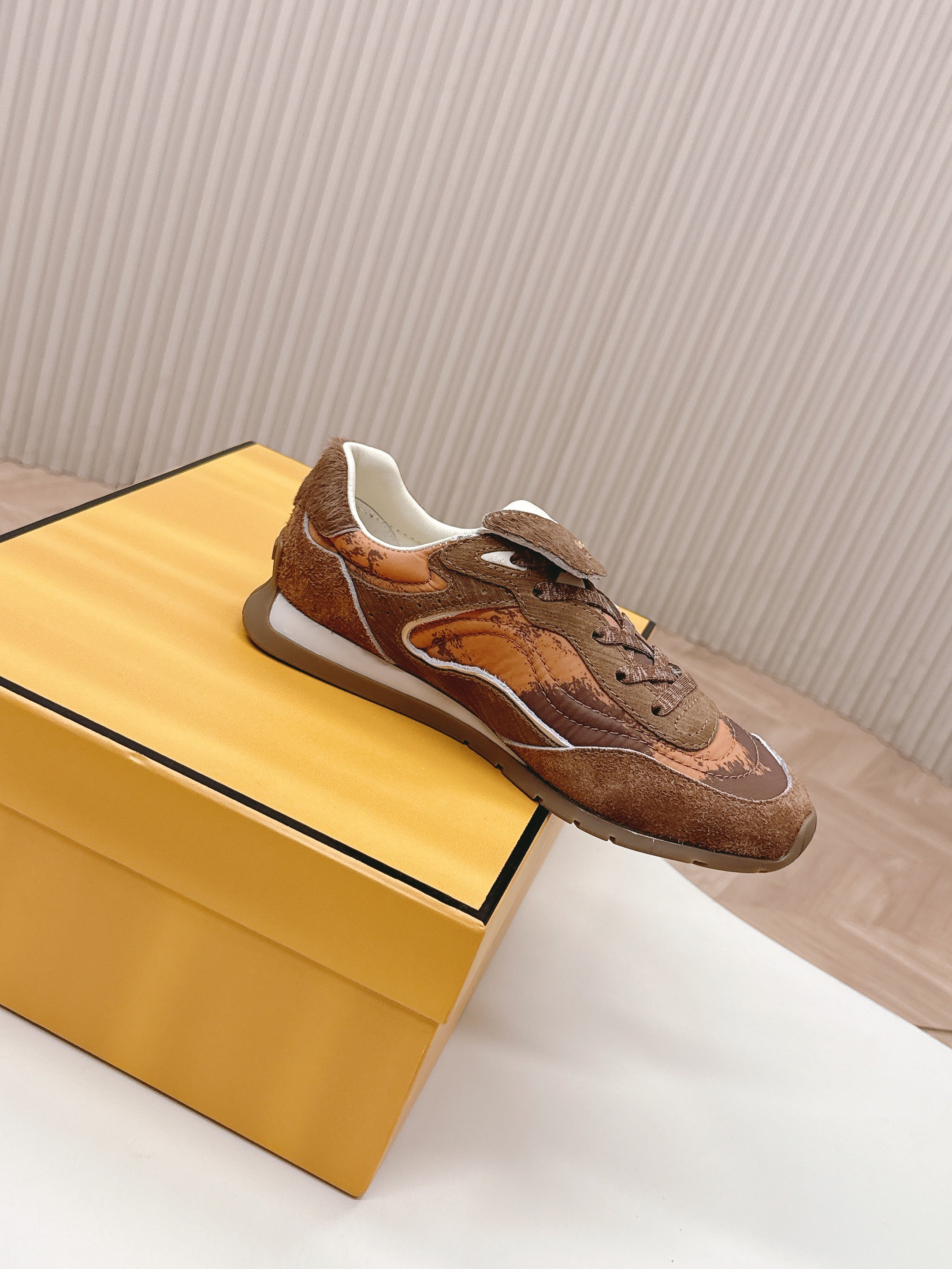 FENDI 25S CORTEZ RETRO SNEAKERS IN BROWN SUEDE AND FABRIC