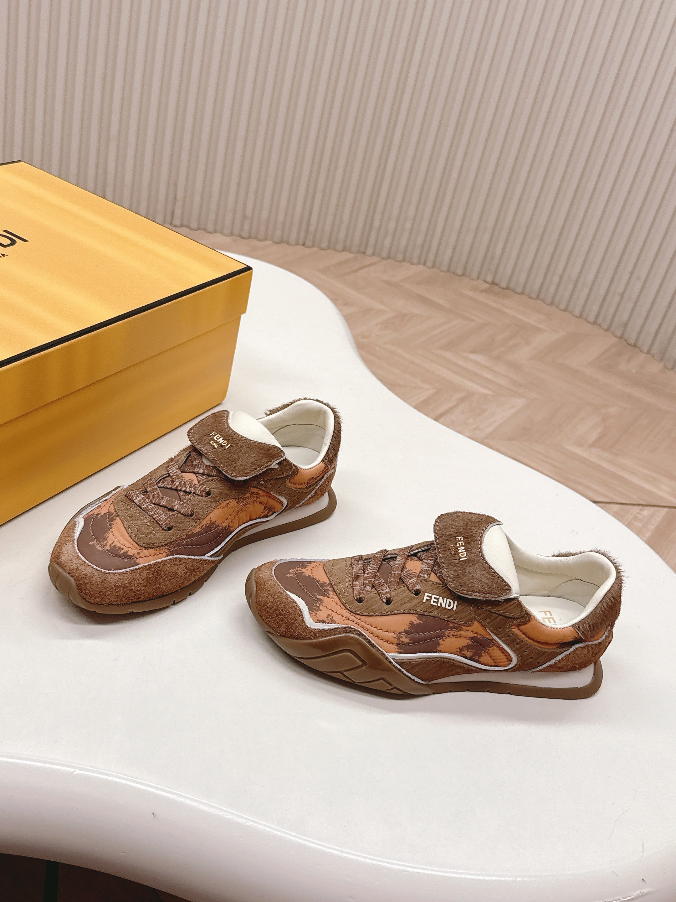 FENDI 25S CORTEZ RETRO SNEAKERS IN BROWN SUEDE AND FABRIC