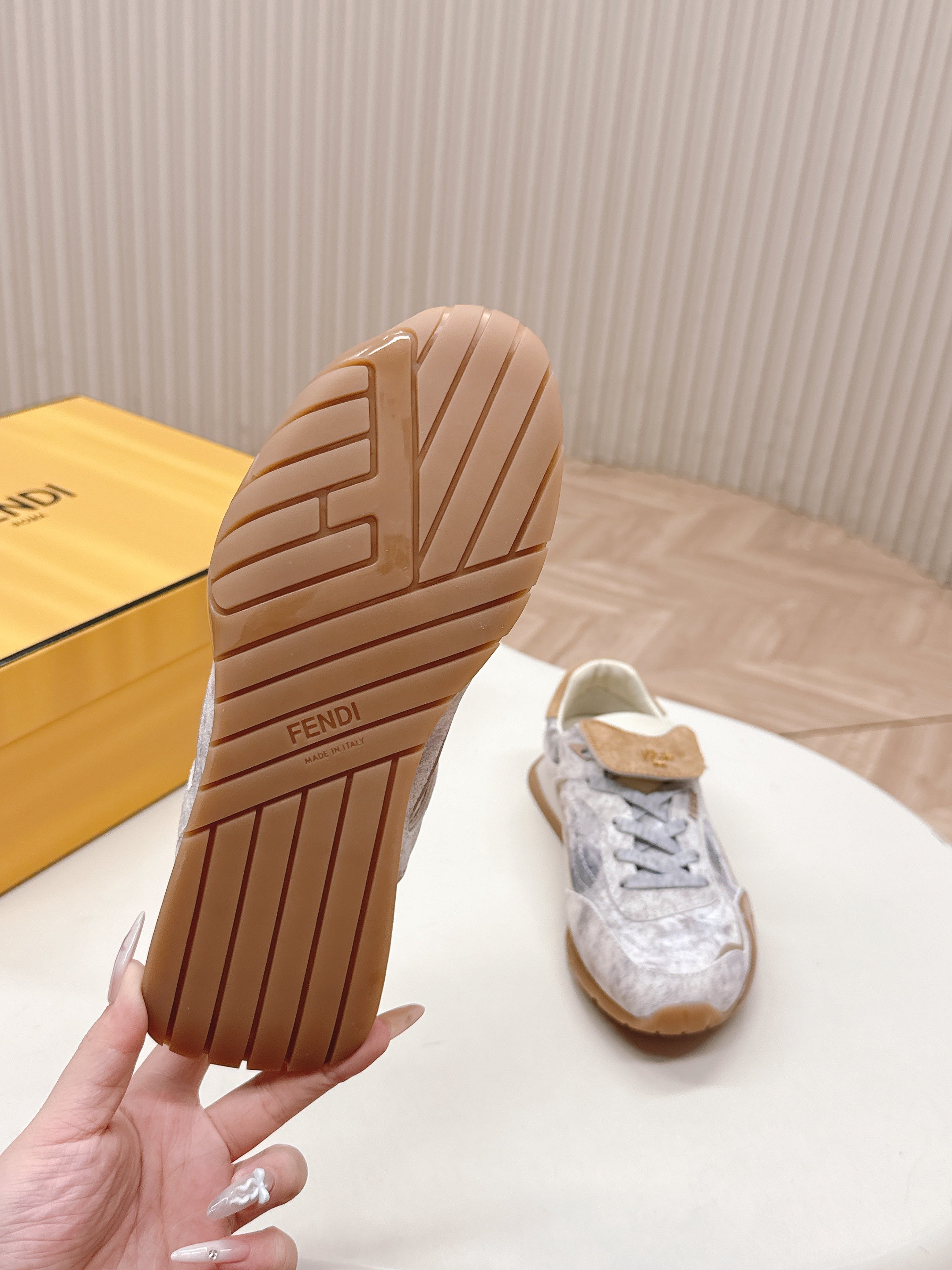 FENDI 25S CORTEZ RETRO SNEAKERS IN BEIGE WHITE SUEDE AND FABRIC