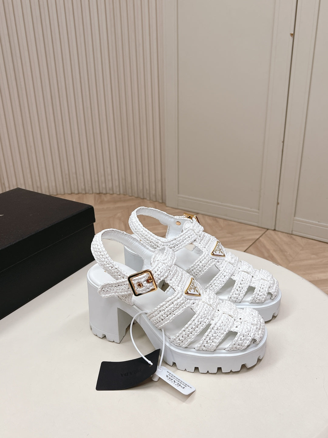 PRADA 26S HEELED FISHERMAN SANDALS IN WHITE RAFFIA AND CALFSKIN