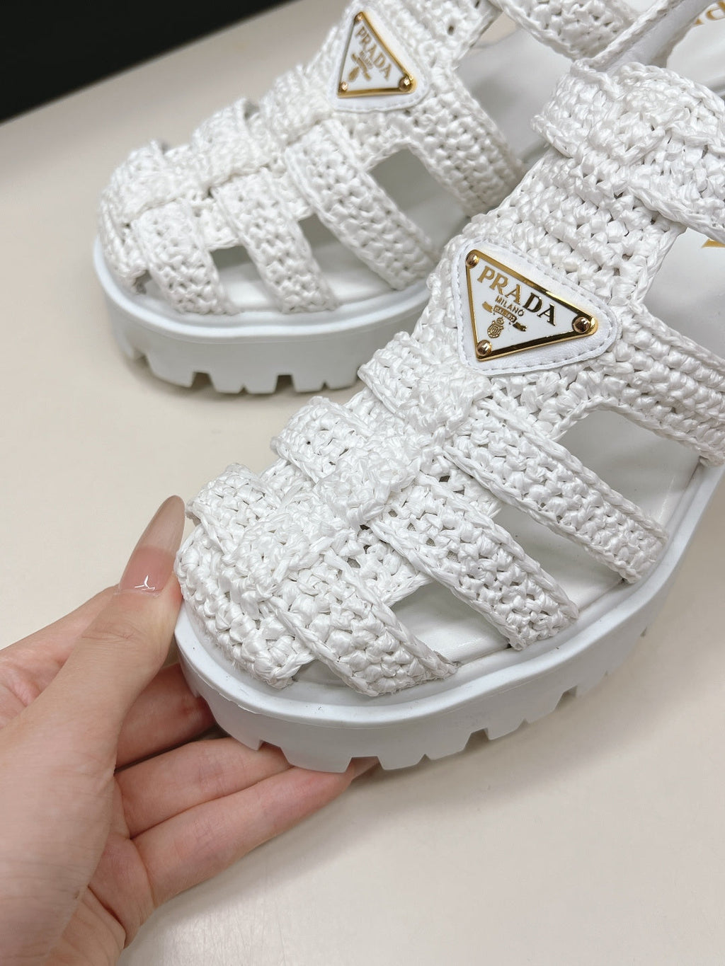 PRADA 26S HEELED FISHERMAN SANDALS IN WHITE RAFFIA AND CALFSKIN