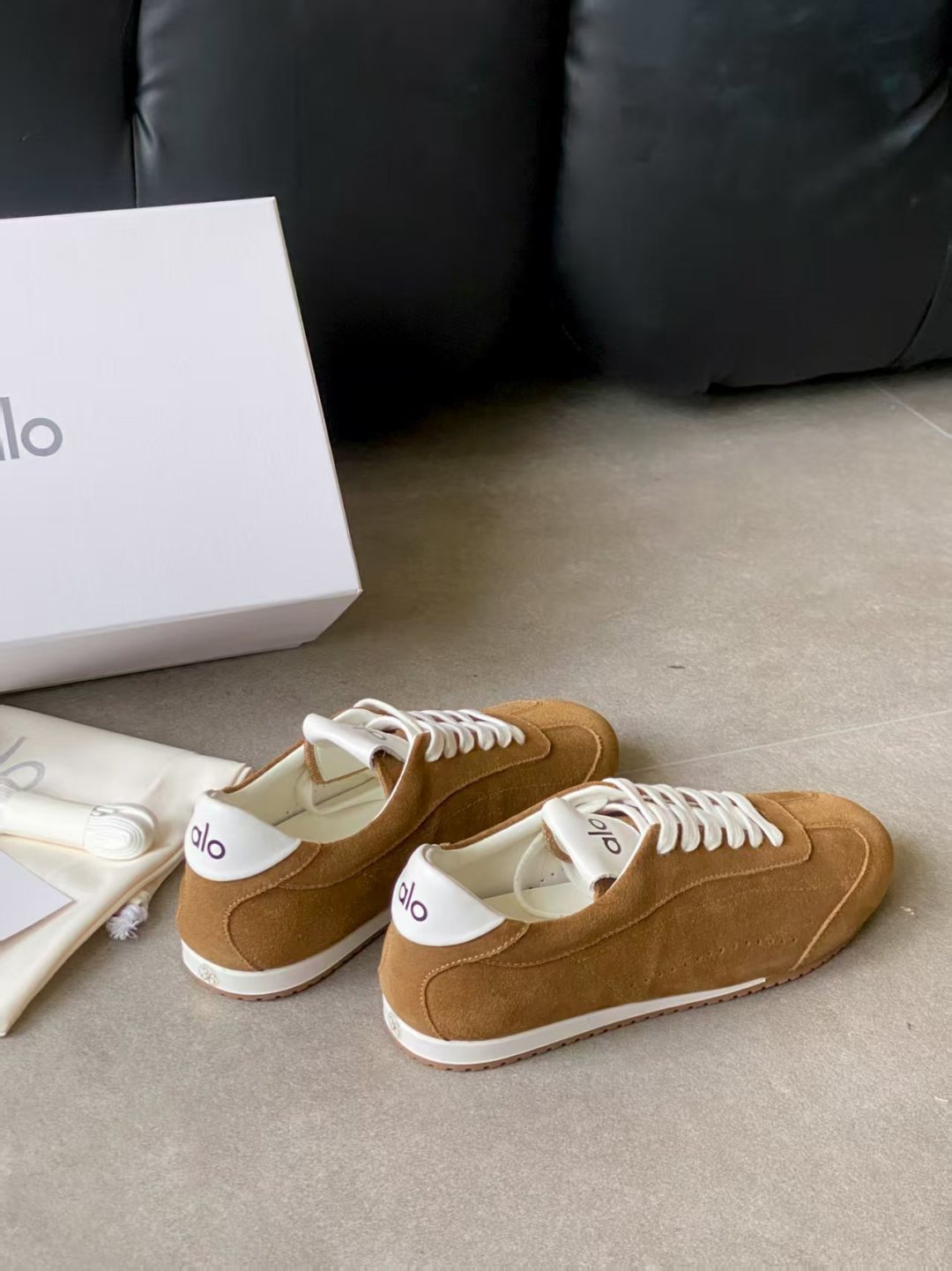 ALO 25S SUNSET SNEAKER IN BROWN SUEDE