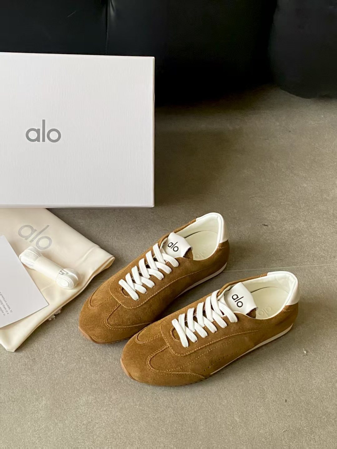 ALO 25S SUNSET SNEAKER IN BROWN SUEDE