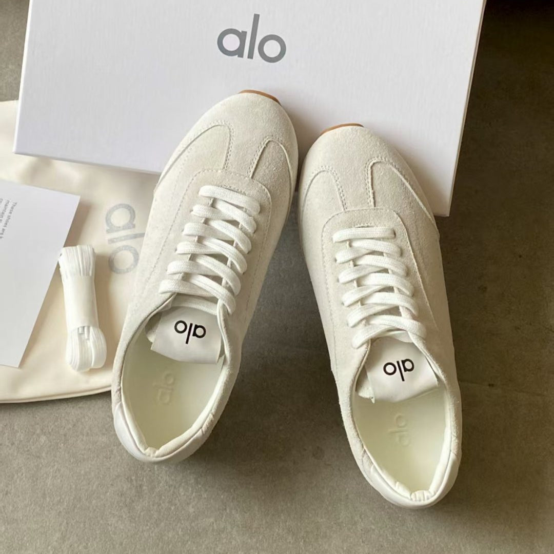 ALO 25S SUNSET SNEAKER IN CREAM WHITE SUEDE