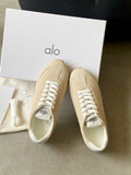 ALO 25S SUNSET SNEAKER IN BEIGE SUEDE