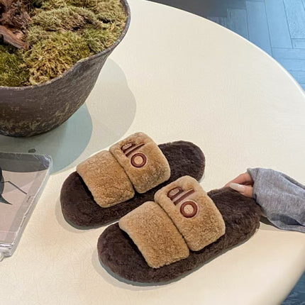 ALO 25S SLIDE SANDALS IN LIGHT BROWN WOOL