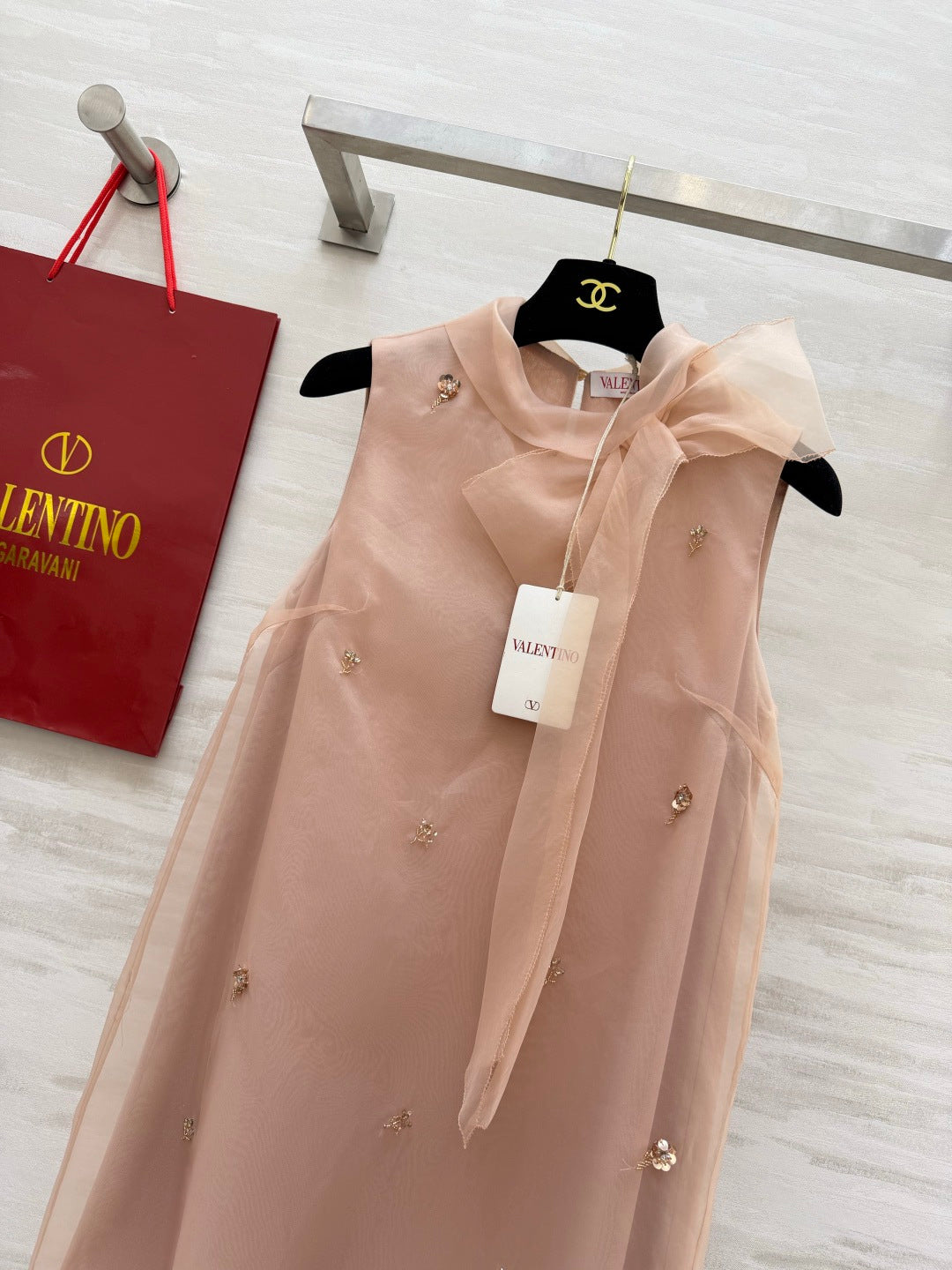 VALENTINO 26S SLEEVELESS DRESS 142