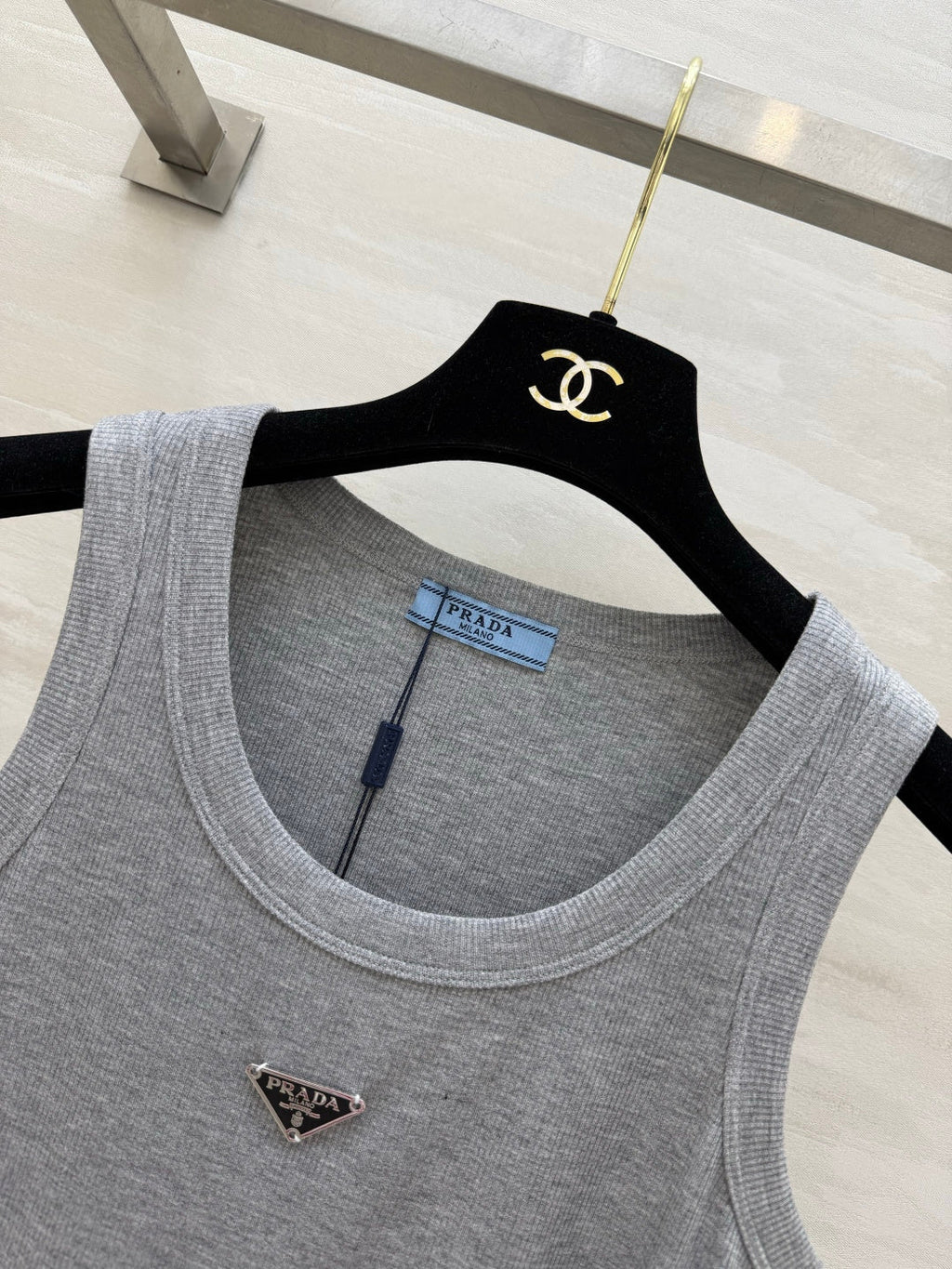 PRADA 26S SLEEVELESS TOP STYLE 919