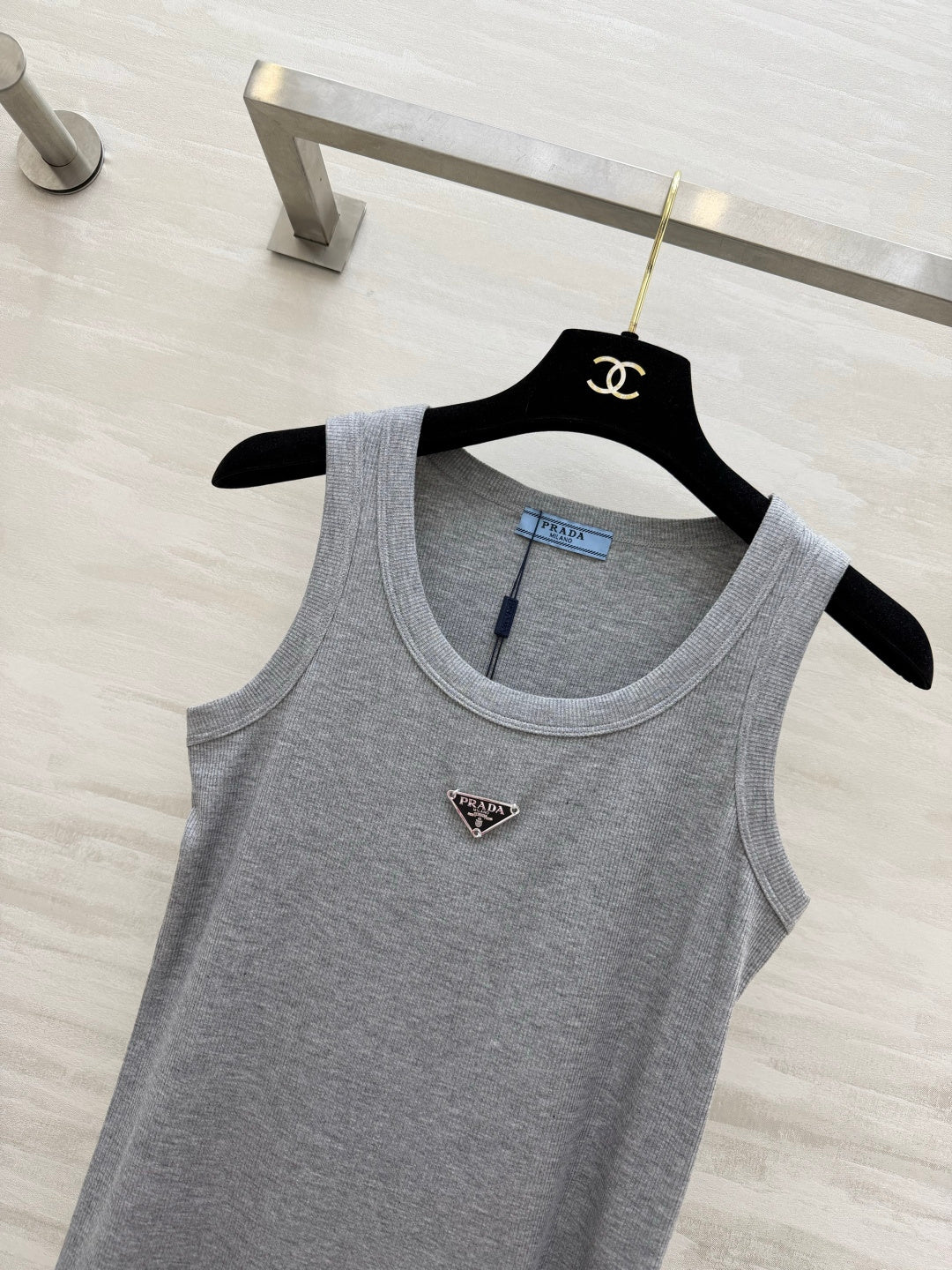 PRADA 26S SLEEVELESS TOP STYLE 919