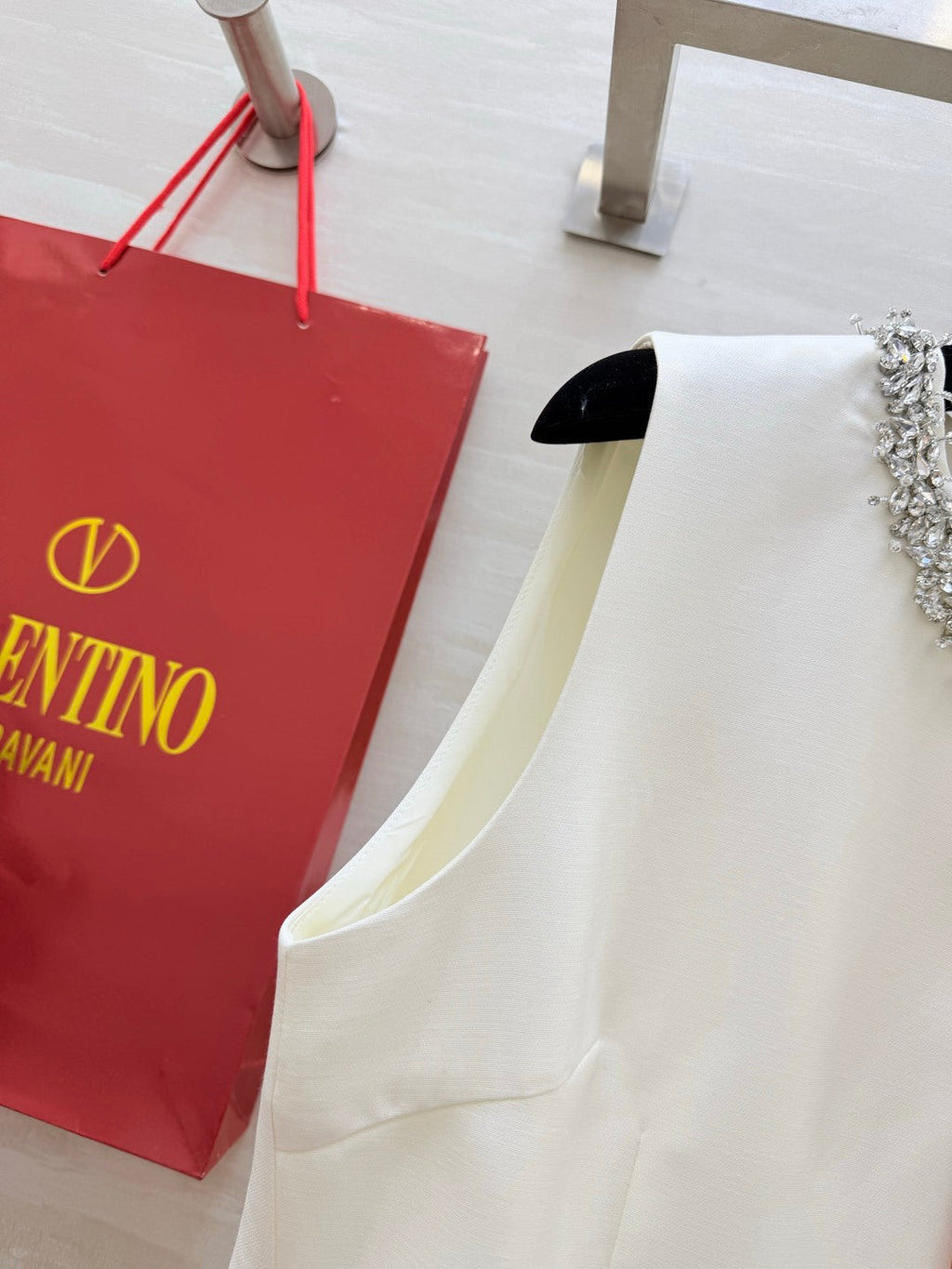 VALENTINO 26S SLEEVELESS DRESS 126
