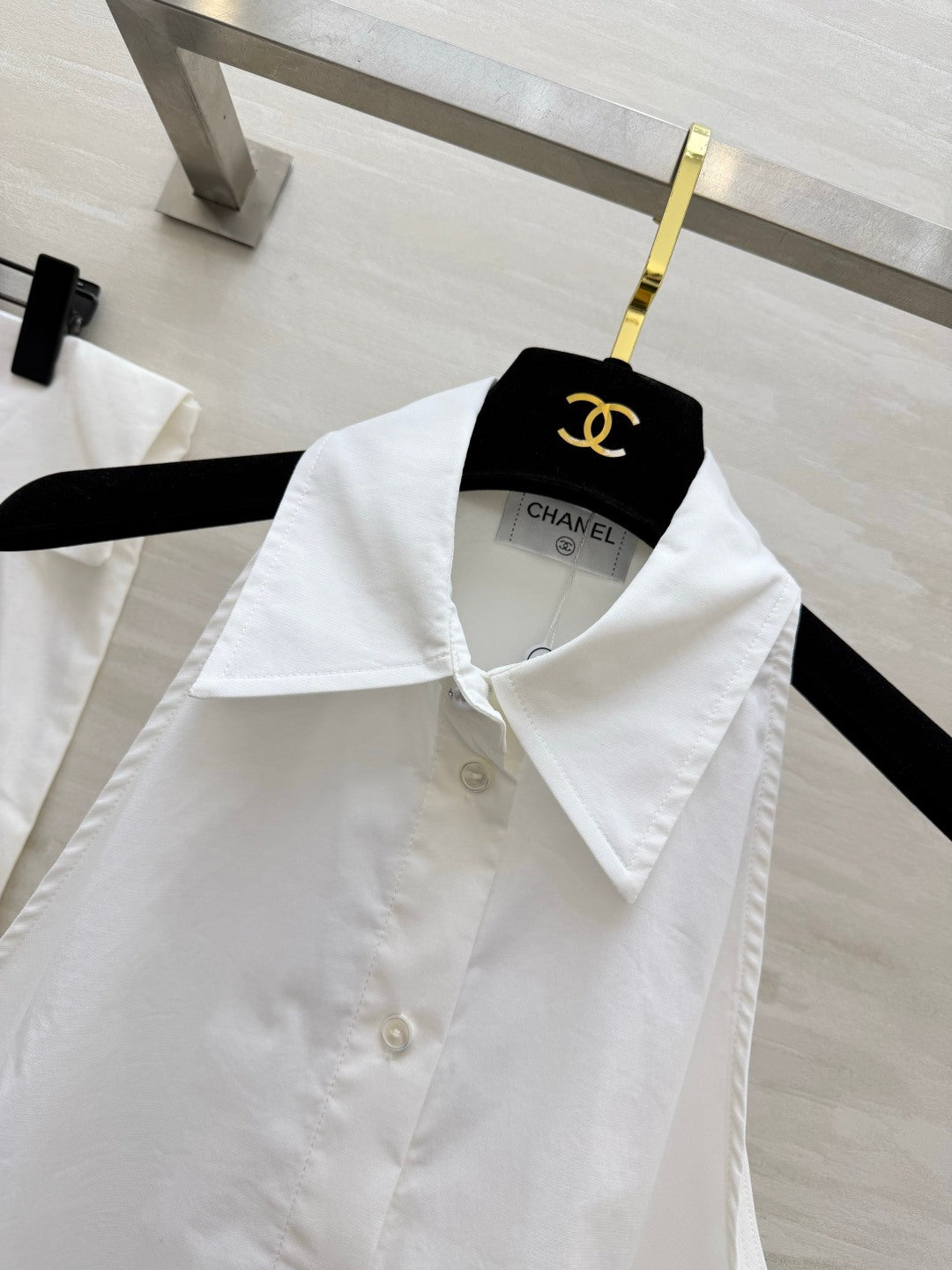 CHANEL 26S SLEEVELESS SHIRT COLLAR TOP STYLE 1197