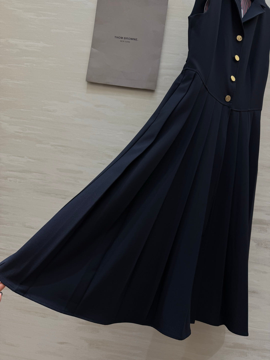 THOM 26S SLEEVELESS DRESS STYLE 253