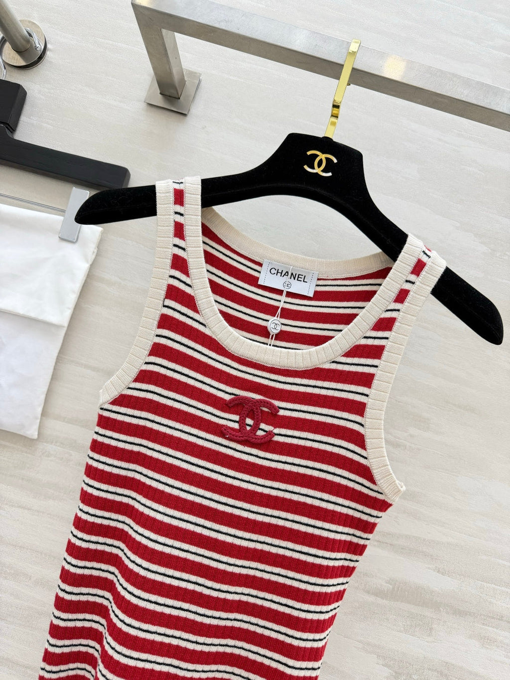 CHANEL 26S STRIPED SLEEVELESS KNIT TOP 1439