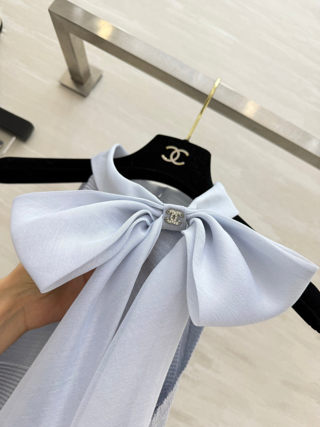CHANEL 26S BOW-NECK SLEEVELESS KNIT TOP 1426