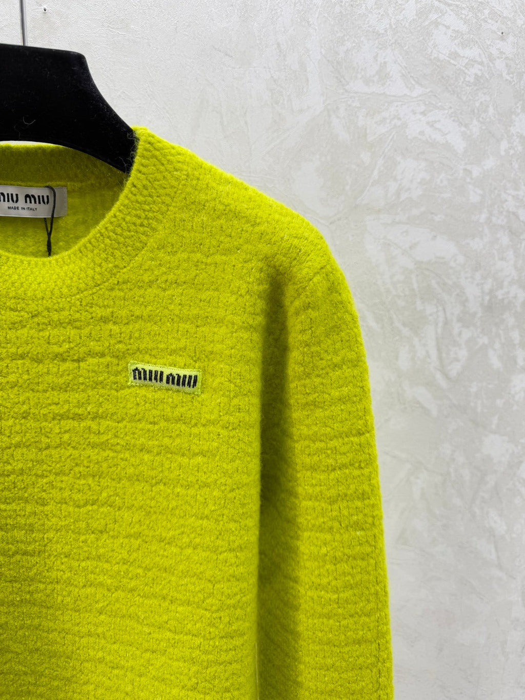 MIUMIU SWEATER STYLE 679