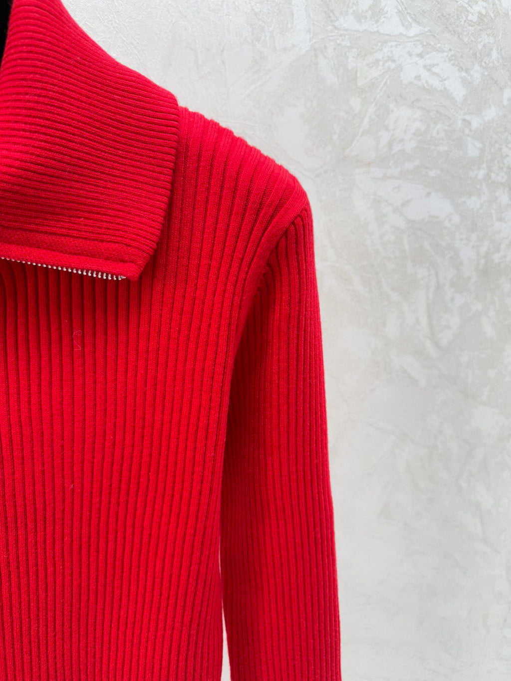 MIUMIU SWEATER STYLE 680