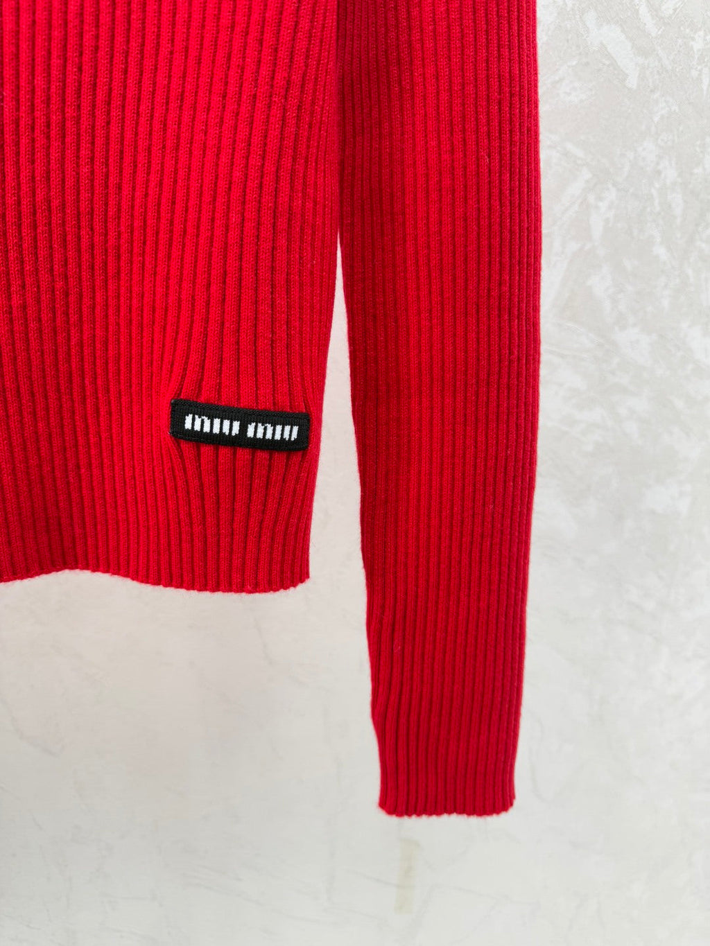 MIUMIU SWEATER STYLE 680