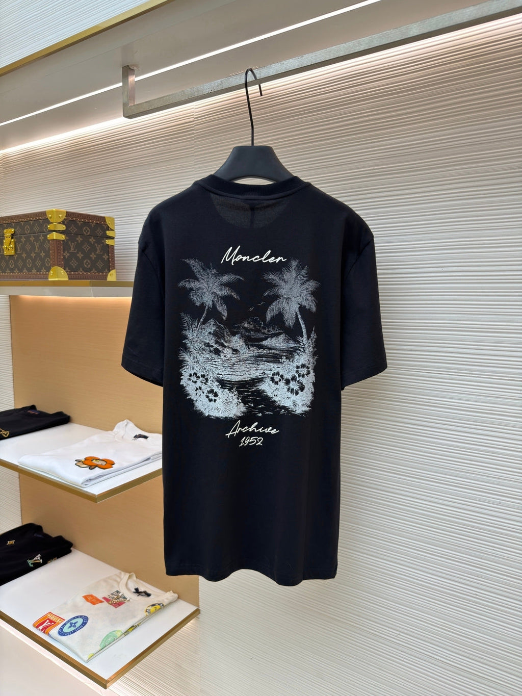 MONCLER 26S SHORT-SLEEVE T-SHIRT 685