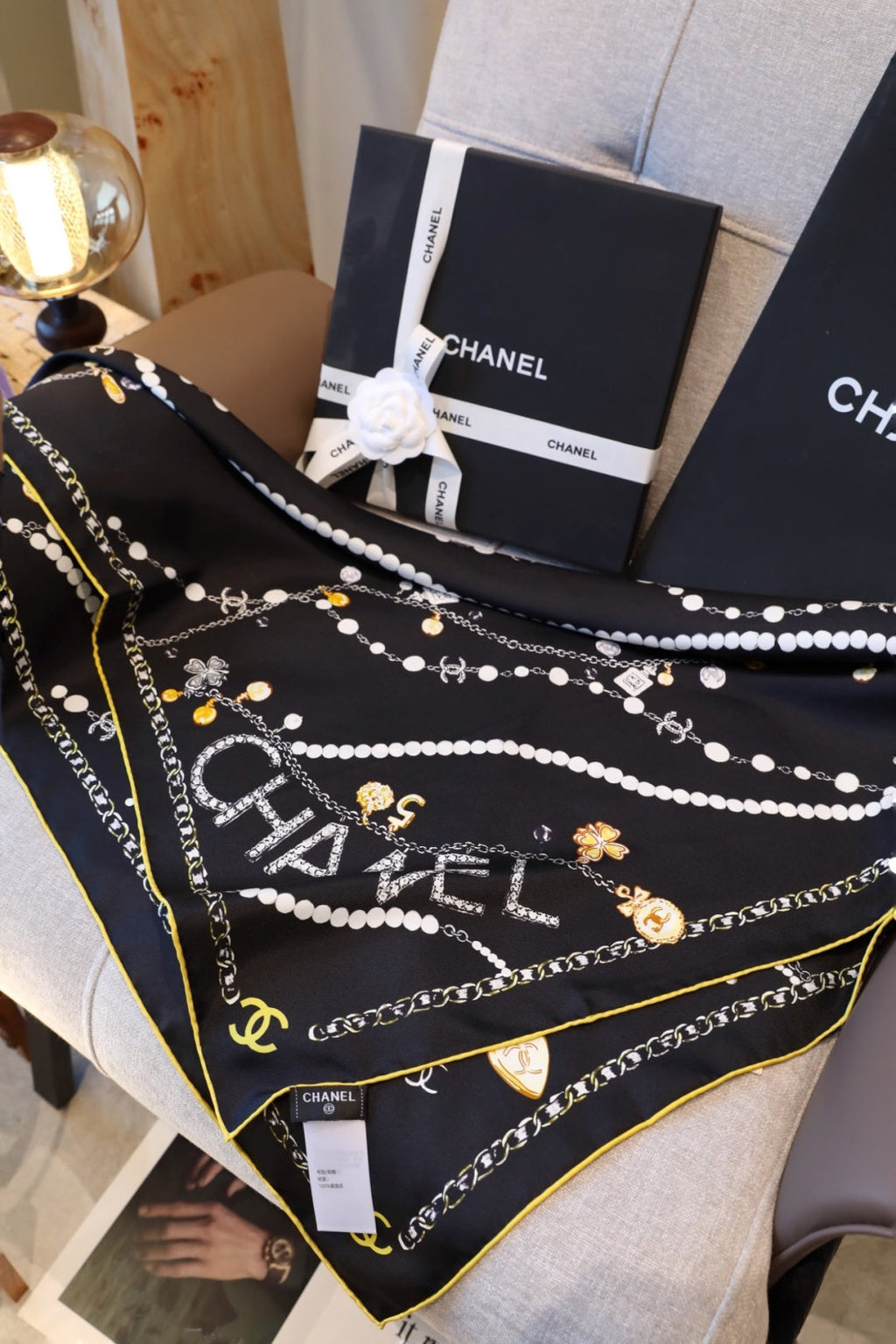 CHANEL 26S SCARF 90 IN SILK 311797