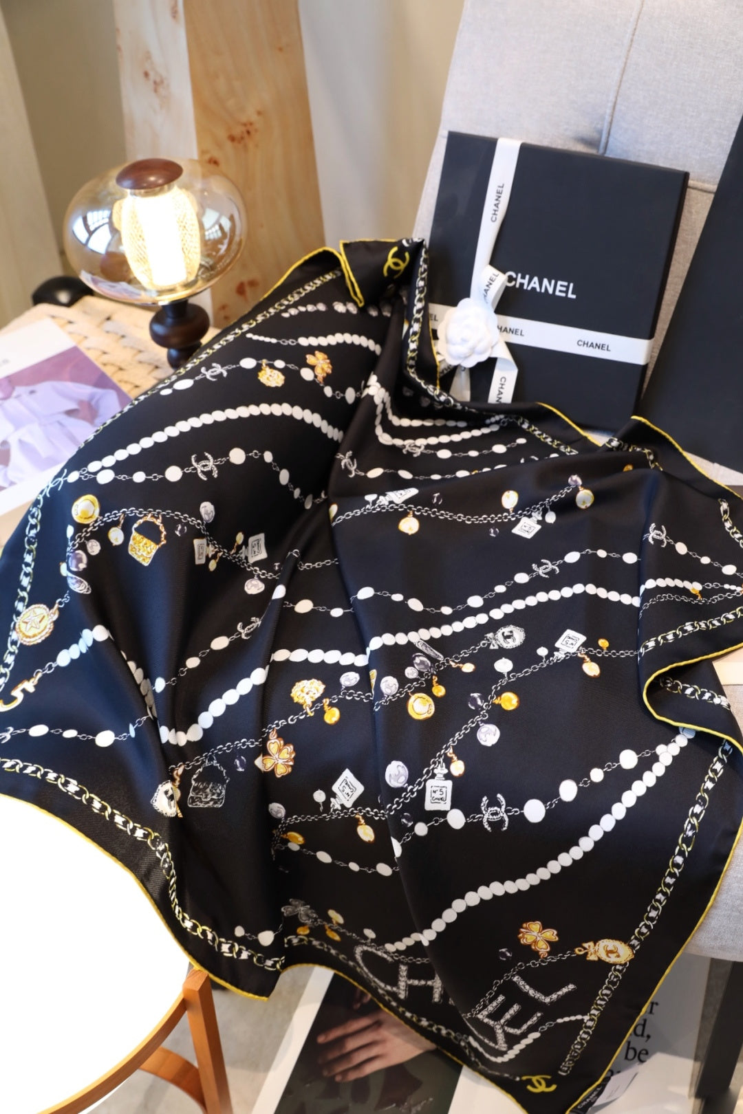 CHANEL 26S SCARF 90 IN SILK 311797