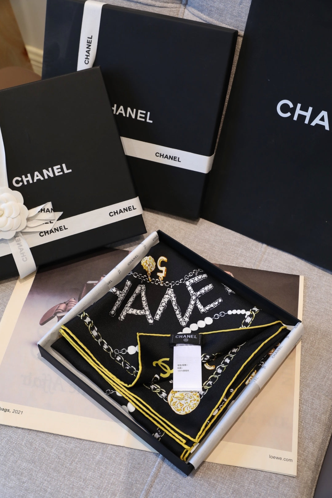 CHANEL 26S SCARF 90 IN SILK 311797