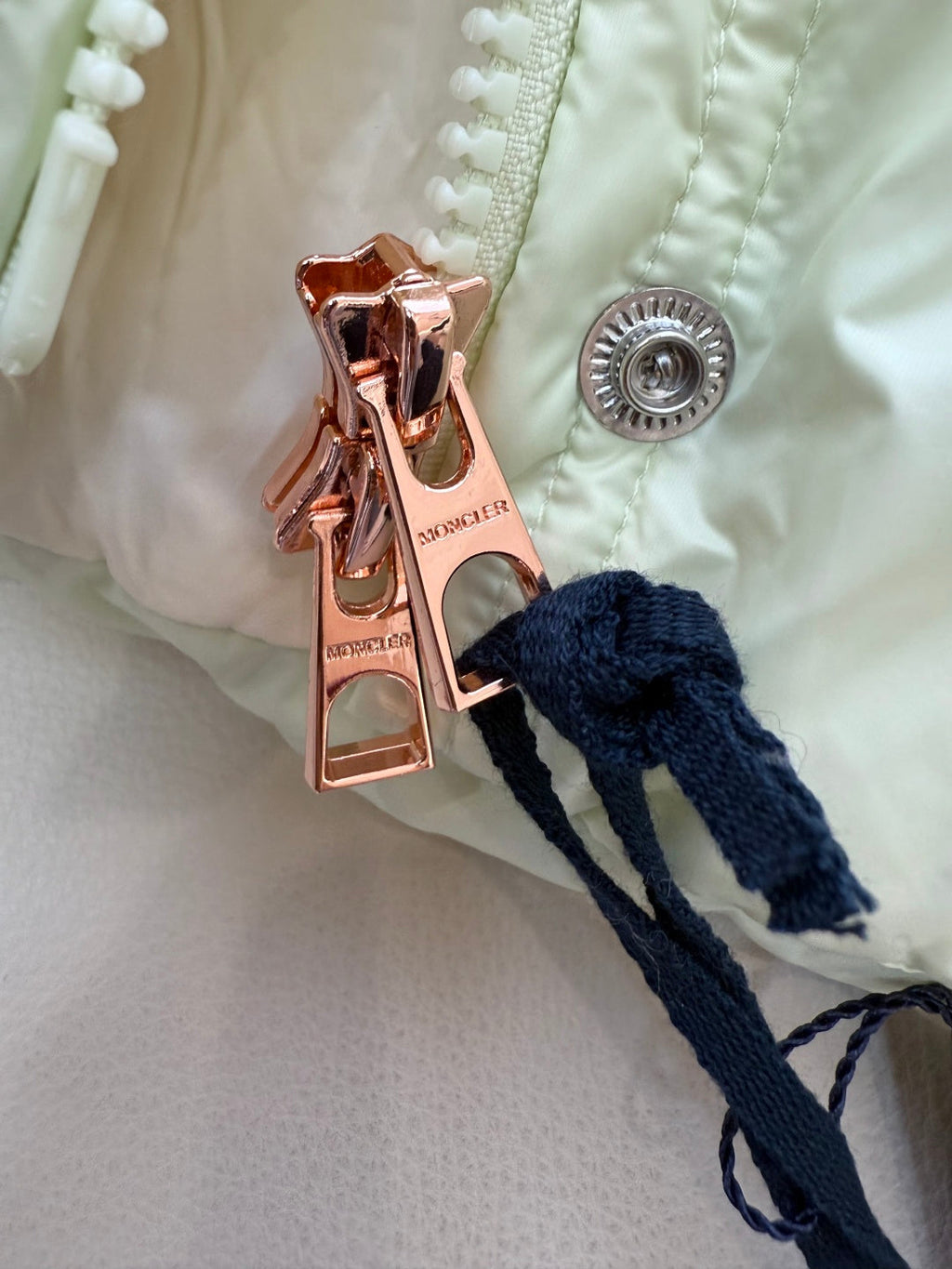 MONCLER 25S DOWN JACKET 335