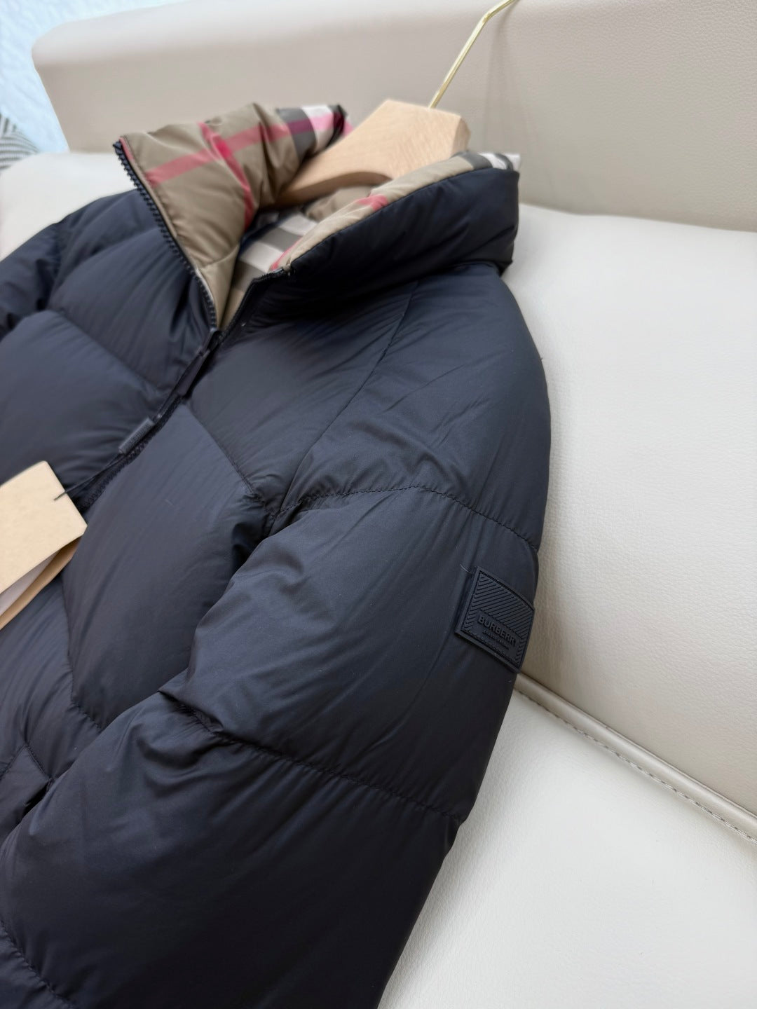 BURBERRY 25S REVERSIBLE DOWN JACKET 169
