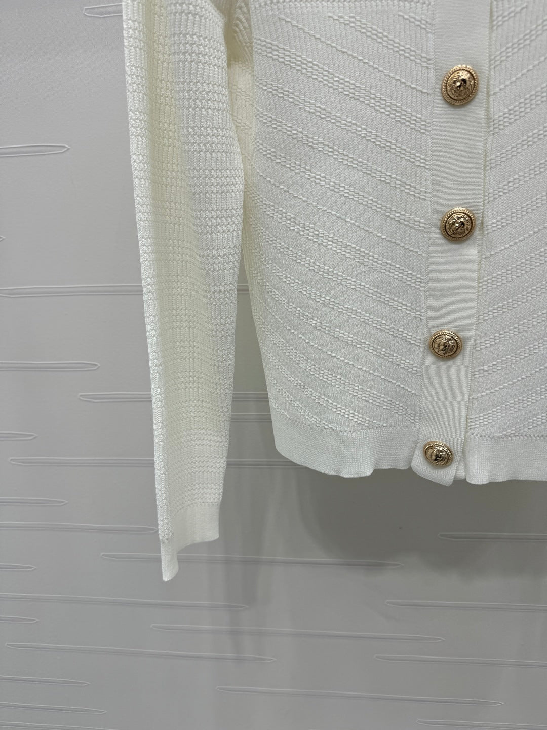 BALMAIN 25S KNITTED ROUND NECK LONG SLEEVE CARDIGAN 264243
