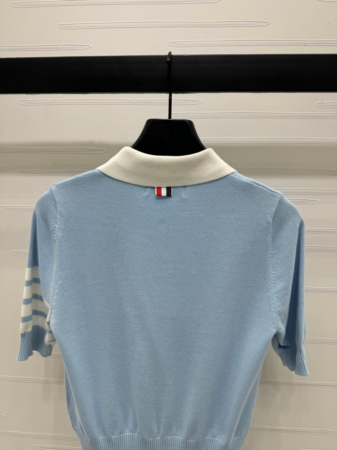 THOM SHORT-SLEEVE KNIT SWEATER WITH EMBROIDERED DOG MOTIF 274849
