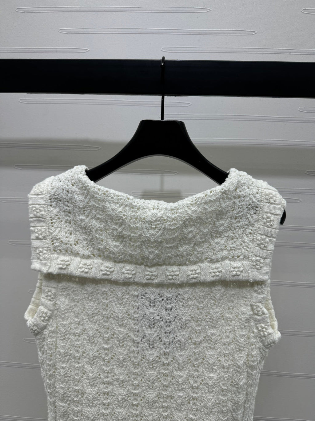 CHANEL 25S CROCHET SLEEVELESS VEST 264178