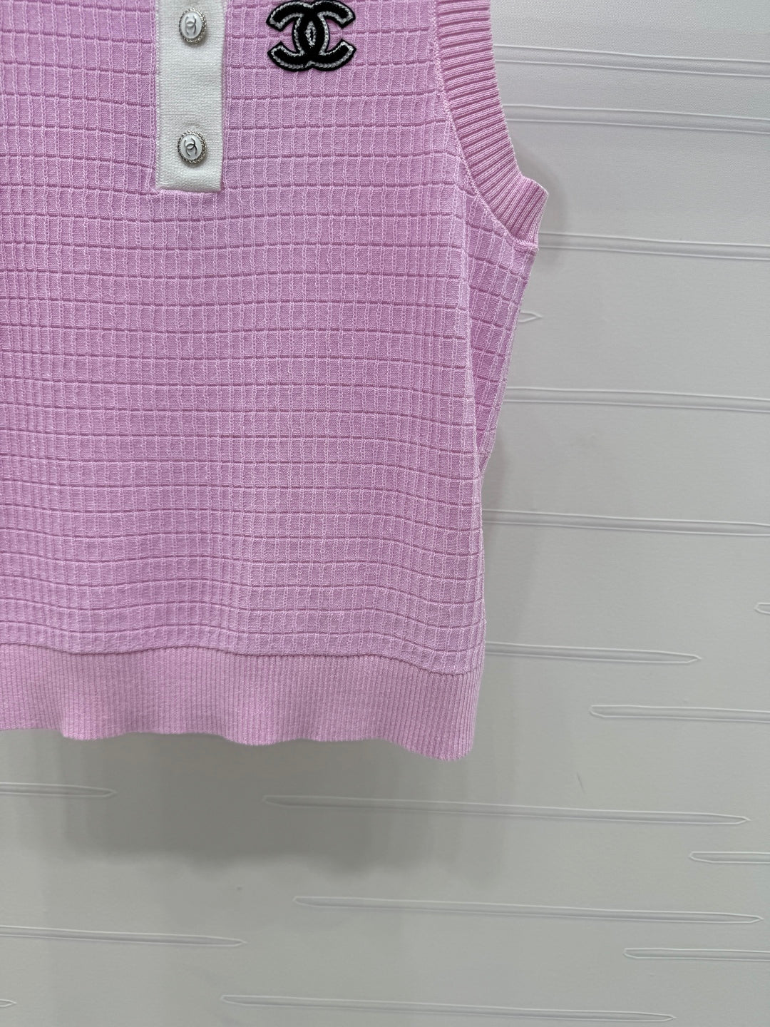 CHANEL 25S DOUBLE C LOGO KNIT COLLAR VEST 264071