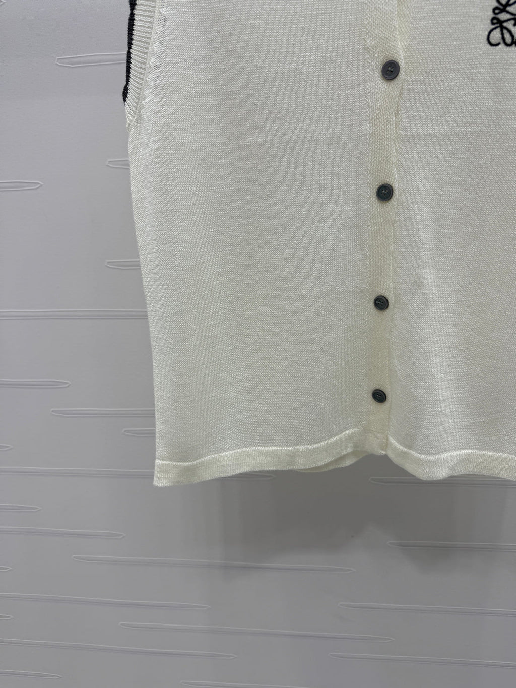 LOEWE 25S ROUND NECK KNITTED VEST WHITE 264069