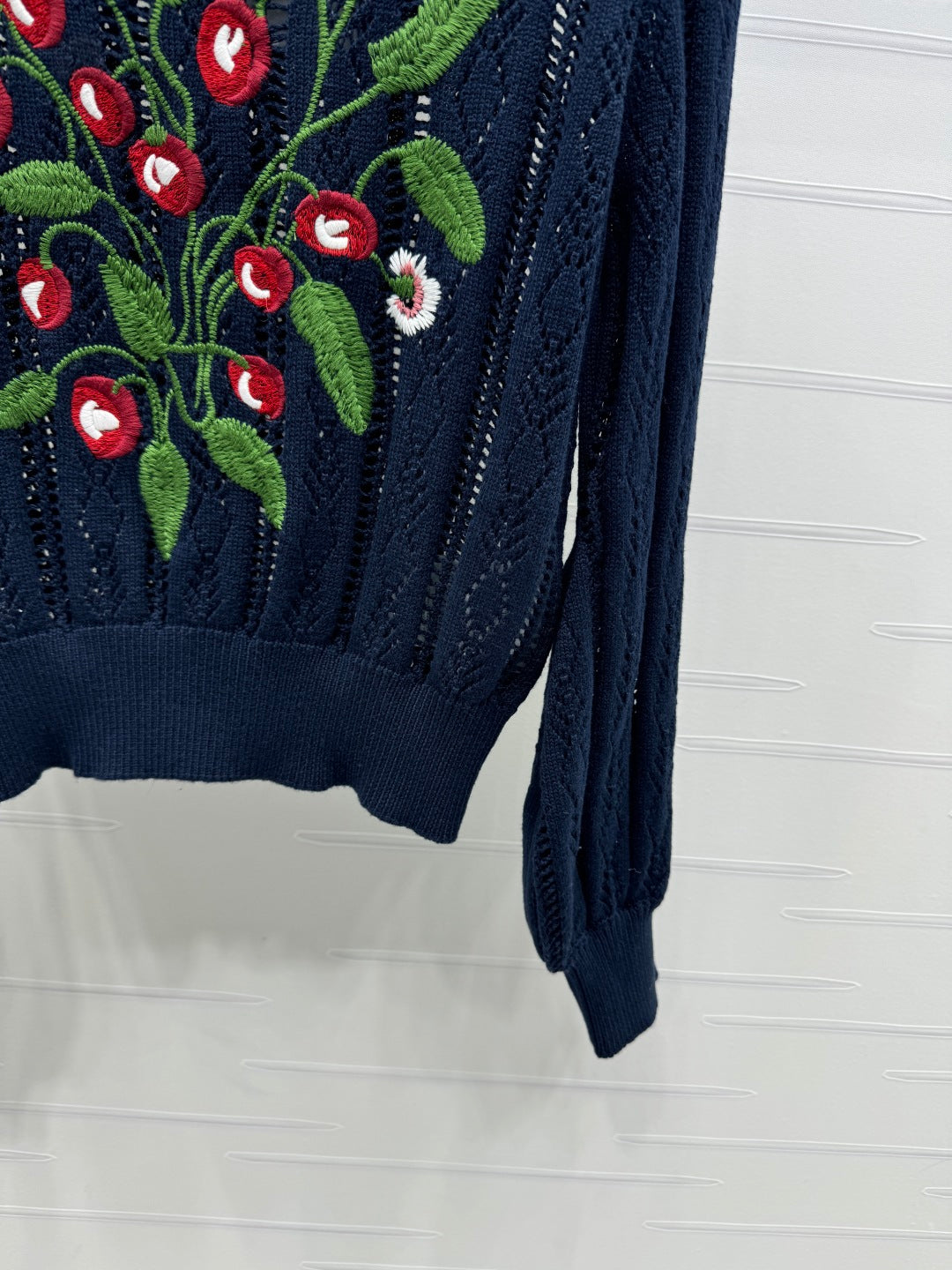VALENTINO CREW NECK LONG-SLEEVE EMBROIDERED KNIT TOP 274958