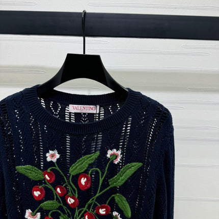 VALENTINO CREW NECK LONG-SLEEVE EMBROIDERED KNIT TOP 274958
