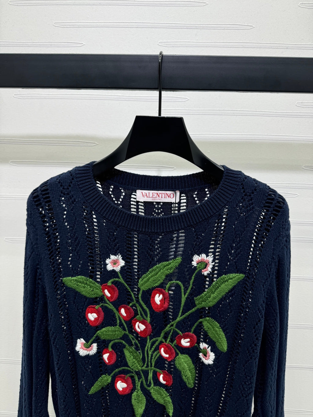 VALENTINO CREW NECK LONG-SLEEVE EMBROIDERED KNIT TOP 274958